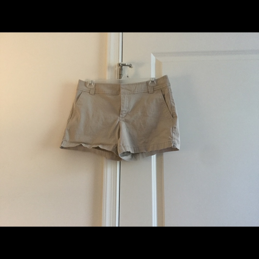 NY & Co khaki shorts